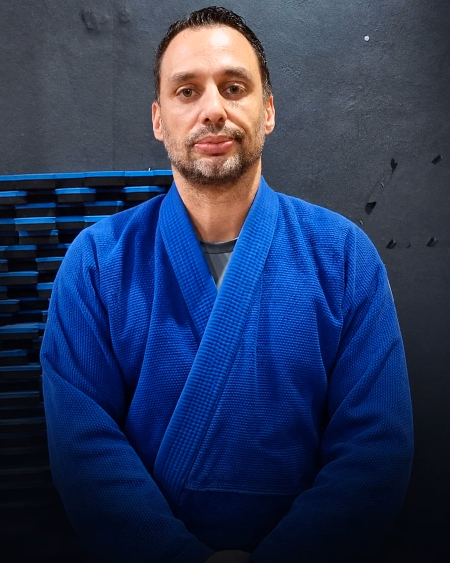 Judoca com quimono azul